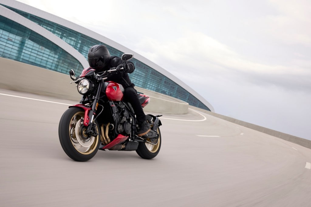 Triumph presenta la nuova roadster Trident 800 a EICMA 2025